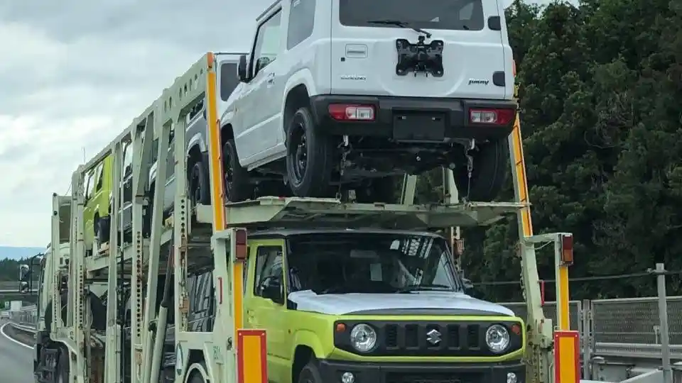 Foto - Menggemaskan, Suzuki Jimny Generasi Terbaru Mulai Dikirim ke Dealer (9 Foto)