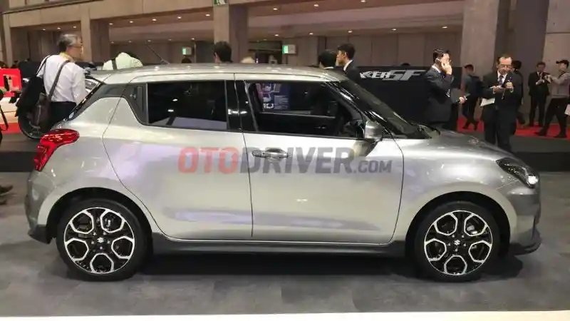 Foto - Suzuki Rilis Swift Terbaru, Apa Bedanya?