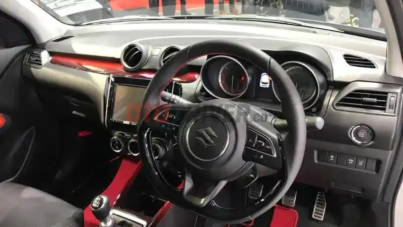 Foto - Suzuki Rilis Swift Terbaru, Apa Bedanya?