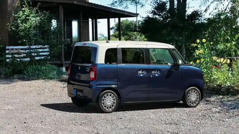 Foto - Suzuki Rilis Wagon R Versi JDM, Simak Spesifikasinya