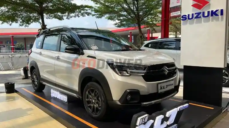 Berita - Suzuki Tawarkan Cashback Rp 4 Juta, Untuk Pembelian XL7 Hybrid di Tangerang Selatan
