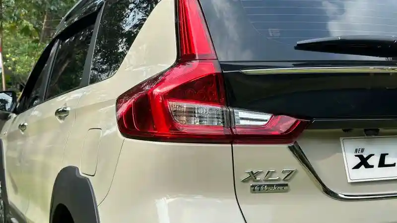 Foto - GALERI: Suzuki XL7 Hybrid (23 FOTO)