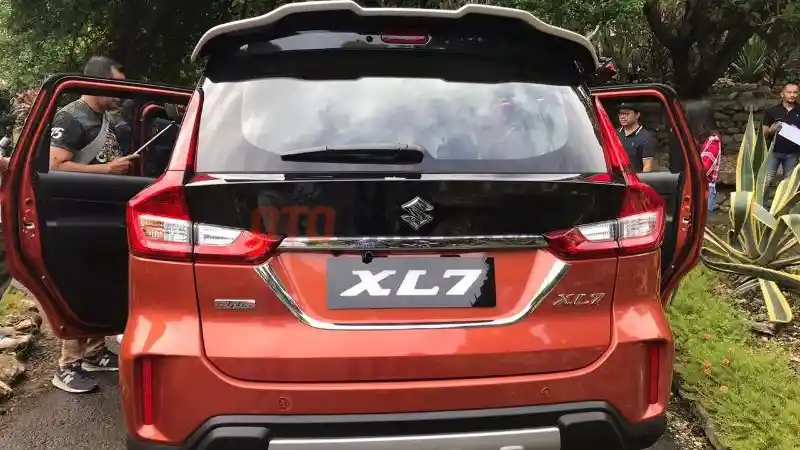 Foto - Suzuki XL7 Resmi Dijual, Termurah RP 230 Juta