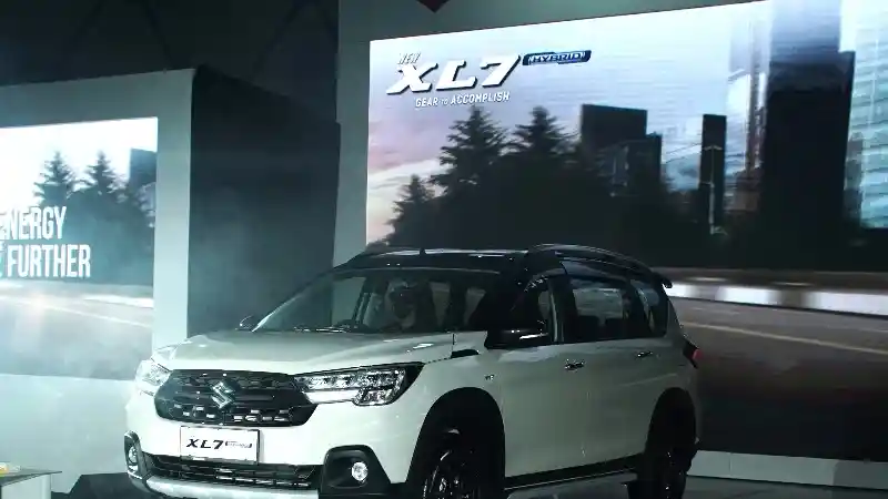 Foto - Suzuki XL7, Sang Pelopor Hybrid di Segmen LSUV