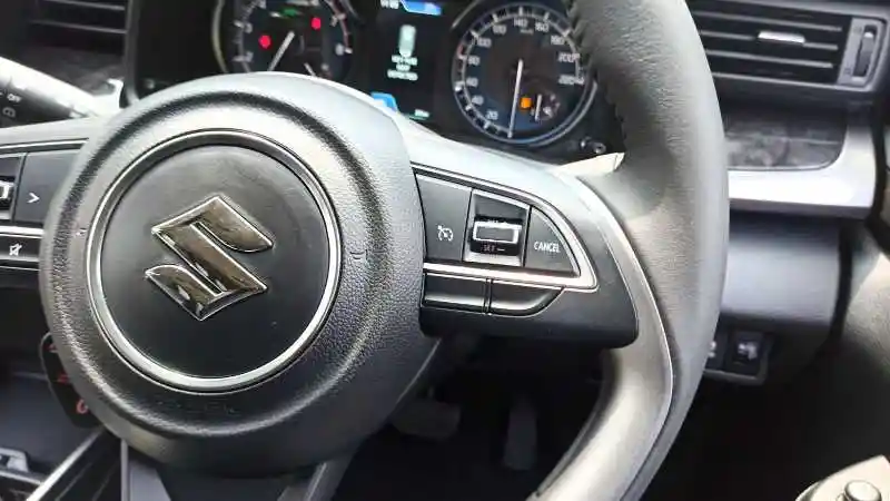 Foto - Tak Sekadar Hybrid, Suzuki XL7 Juga Punya Fitur Baru Berikut Ini