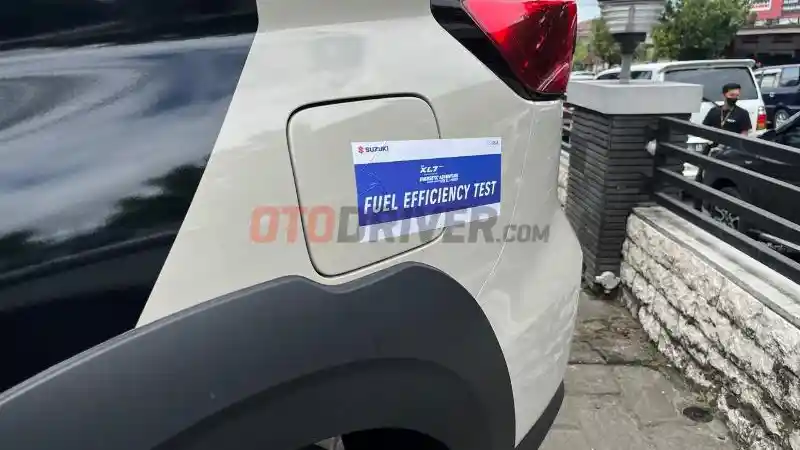 Foto - Jajal Suzuki XL7 Hybrid di Kota Gudeg