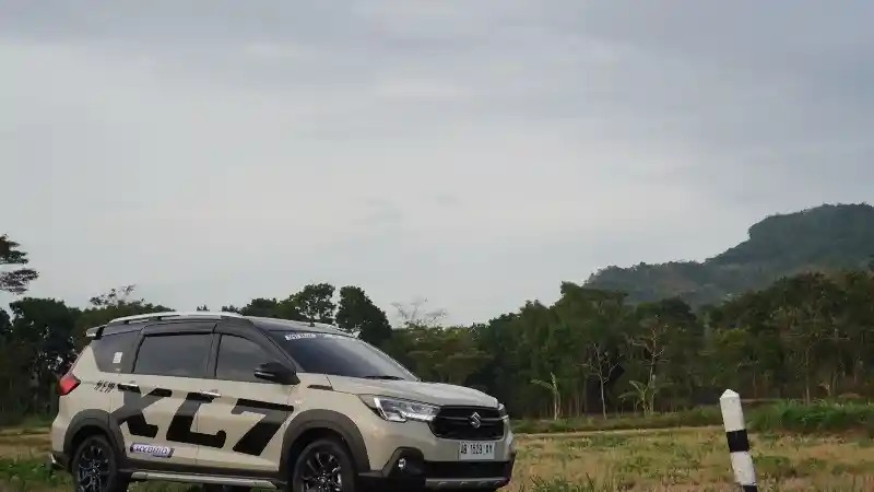 Foto - FIRST DRIVE: Suzuki XL7 Hybrid