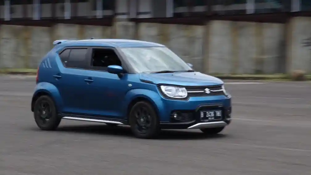 Foto - Ternyata Mobil Harus Diajak Ngebut Demi "Kesehatan"