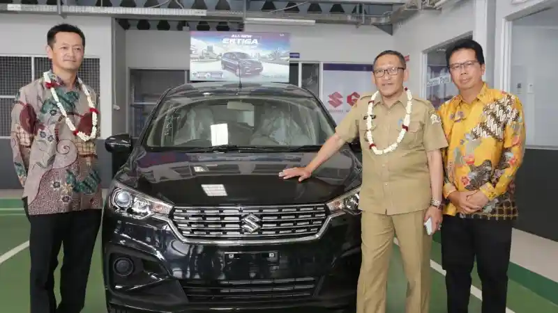 Foto - Suzuki Resmikan Dealer 3S Baru Ke-325 di Banten
