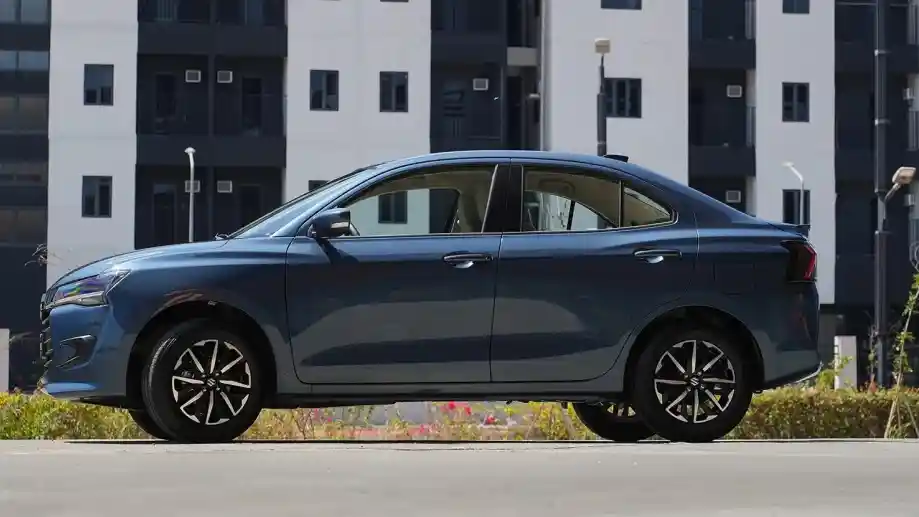 Foto - Melihat Suzuki Dzire, Sedan Berbasis Swift Yang 'Nyaris' Dijual Di Indonesia