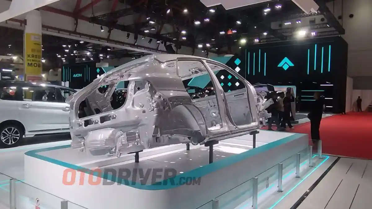 Foto - Suzuki Fronx Hadir Di IIMS 2025 Berwujud ‘Tengkorak’