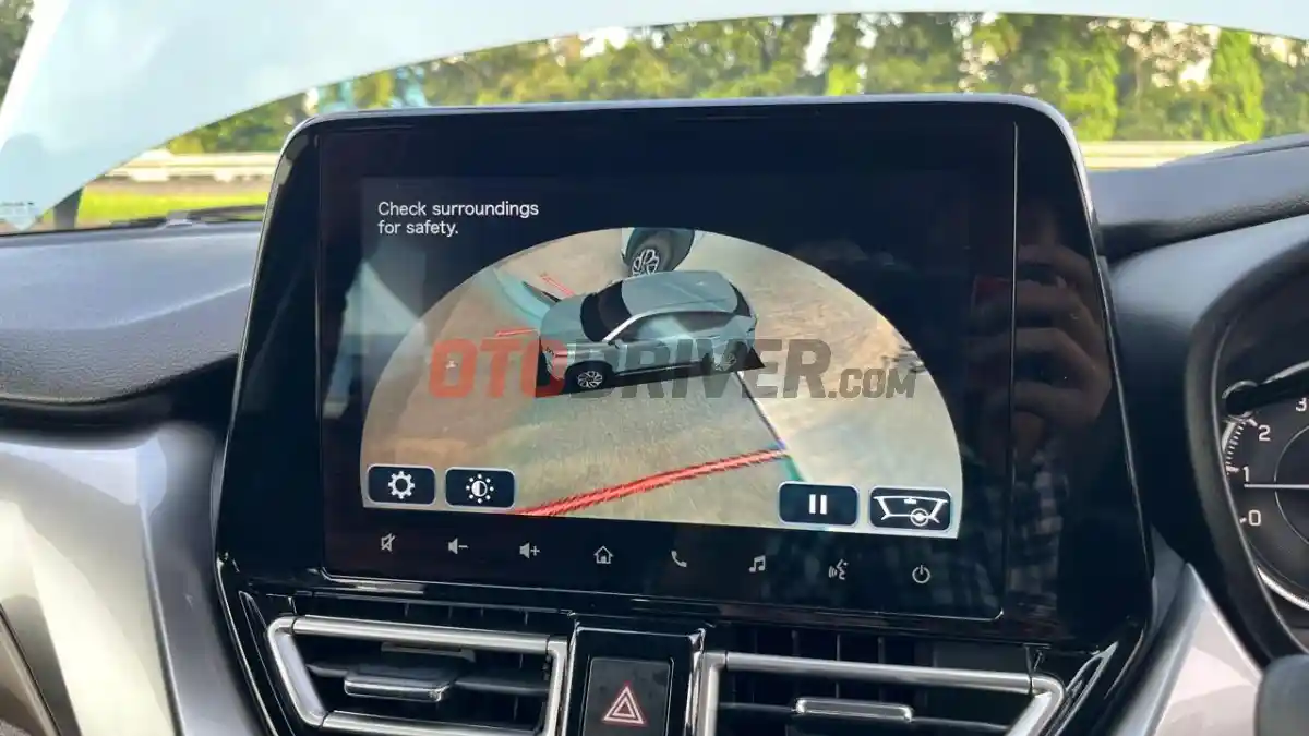 Foto - Kupas Tuntas Fitur Keselamatan Di Suzuki Fronx