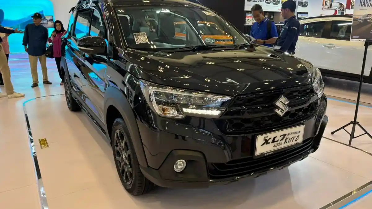 Foto - Inilah Tiga Model Hybrid Suzuki Yang Menjadi Pusat Perhatian