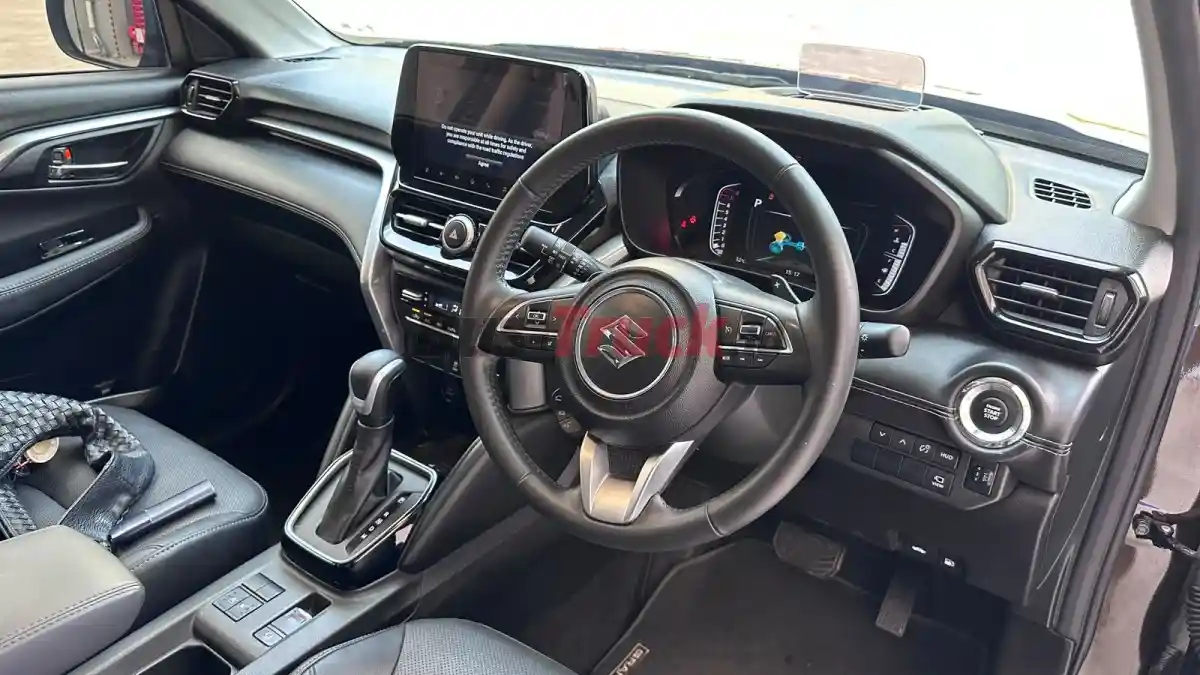 Foto - Suzuki Grand Vitara, SUV Mild Hybrid Dengan Rasa Berkendara Solid