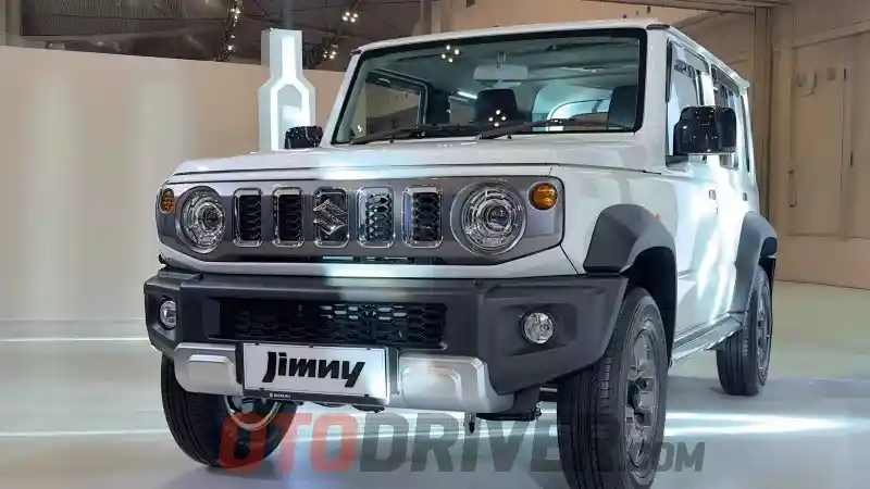 Foto - Jimny 5-door White Rhino Terfavorit, Suzuki Cetak 1.500 Lebih SPK di GJAW 2024