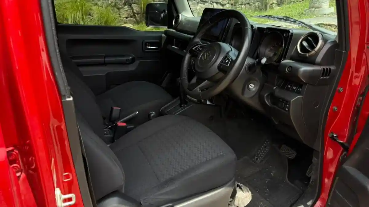 Foto - Beberapa Hal Yang Bikin Suzuki Jimny Tetap Diminati Saat Ini