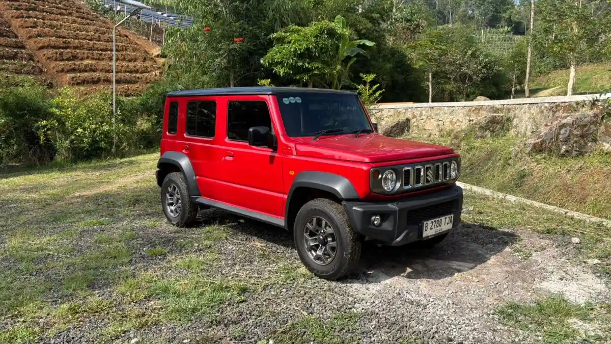 Foto - Beberapa Hal Yang Bikin Suzuki Jimny Tetap Diminati Saat Ini