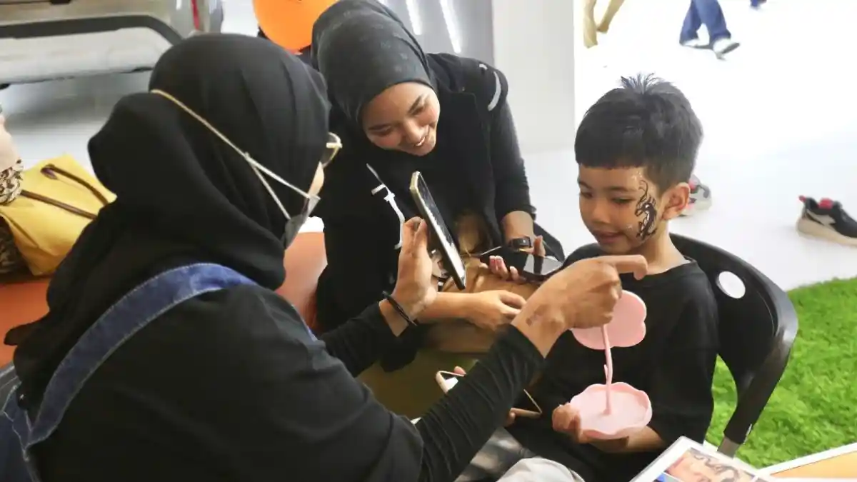 Foto - Suzuki Menyediakan Kids Activity Di Booth GIIAS 2025, Anak-Anak Bisa Bermain Dan Dapat Tiket Taman Safari