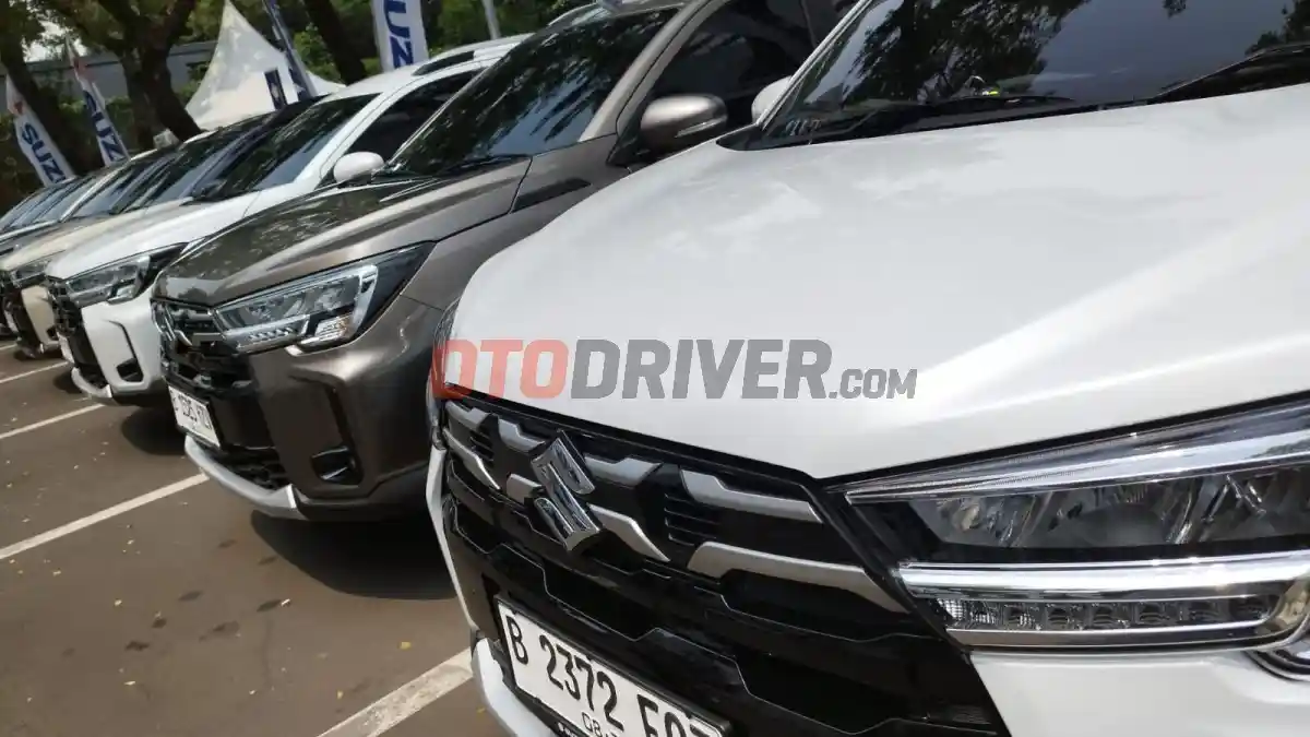 Foto - Versi Penyegaran Ketiga Suzuki XL7 Diserahkan ke Konsumen. 16 Hari Raih SPK 1.300 Unit