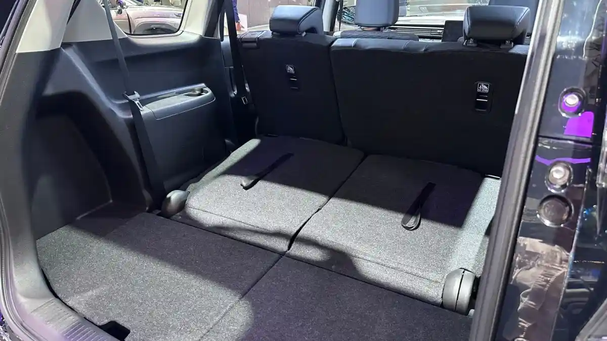 Foto - Suzuki XL7 Versi Terbaru, Mobil Keluarga Indonesia Dengan Kabin Yang Luas