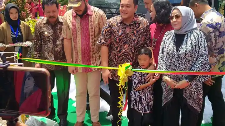 Foto - Serunya Kopdar NPM Mania, Bertemu 10 Unit Bus Baru Berchassis Mercedes-Benz OH 1526 NG