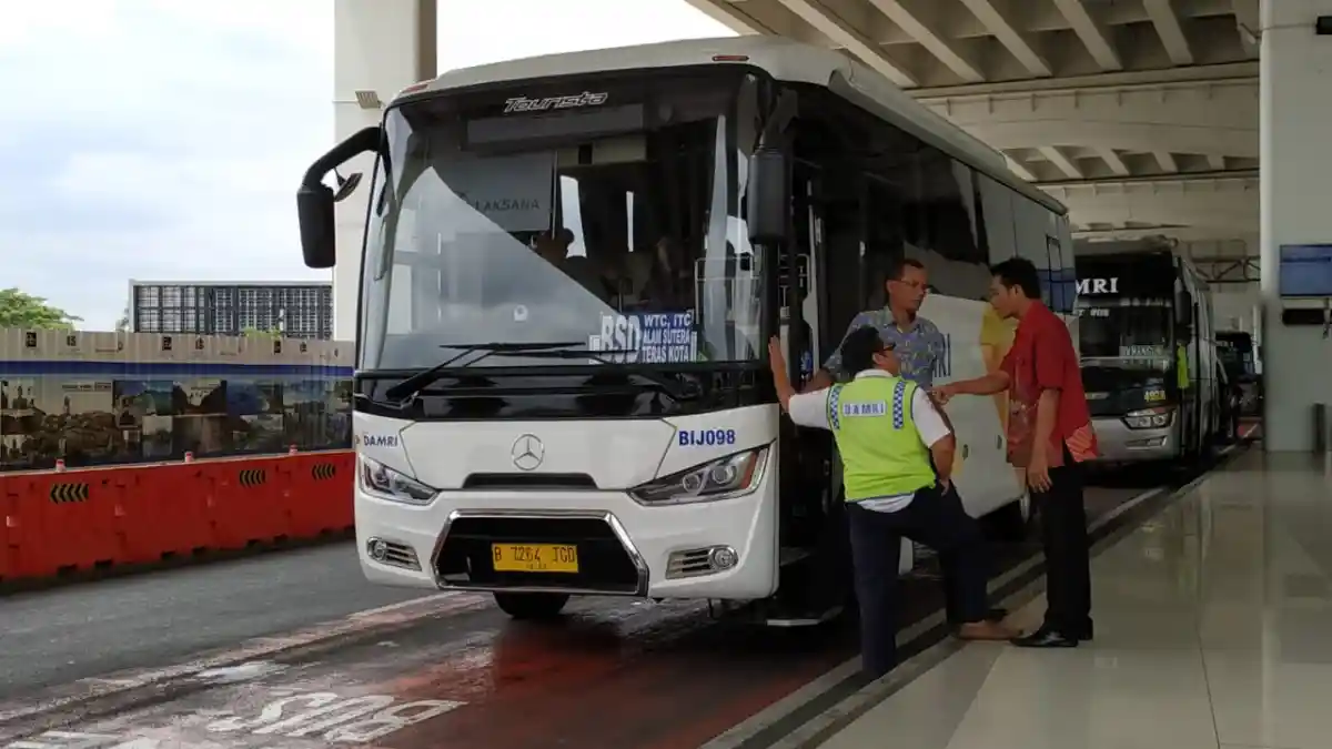 Berita - Bus Bandara Damri Kini Layani Rute Mojokerto Ke Juanda