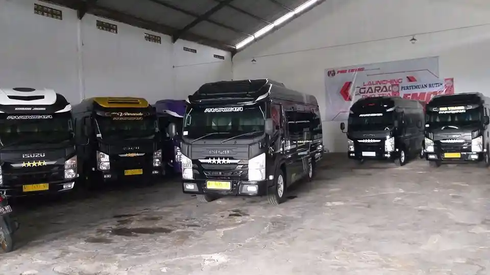 Berita - Dealer Di Nganjuk Ini, Menjual Isuzu Elf Station Beda Karoseri Dalam Satu Harga