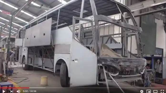 Foto - Kisah Karoseri Adi Putro (2) Karoseri Pertama yang Kenalkan Bus Neoplan dengan Suspensi Udara