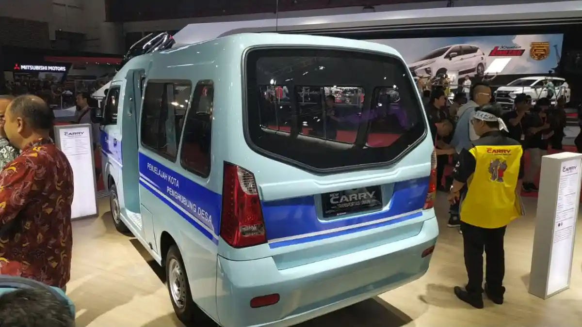 Foto - Suzuki New Carry Pick Up Kendaraan Multiguna: Dari Angkot Hingga Ambulans