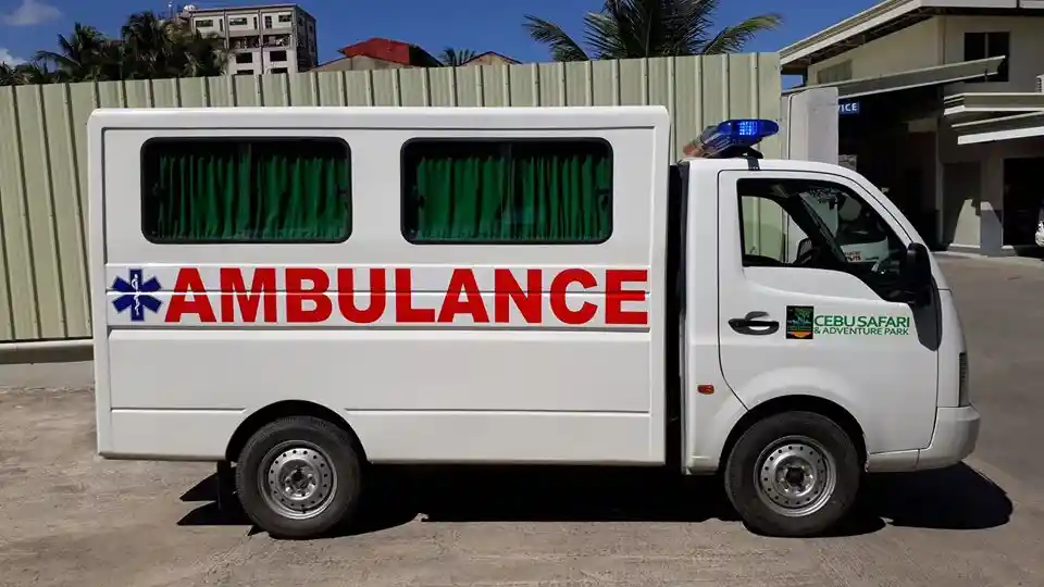 Foto - Di Cebu Filipina, Pikap Super Ace Disulap Jadi Mobil Wisata Keliling Taman Safari