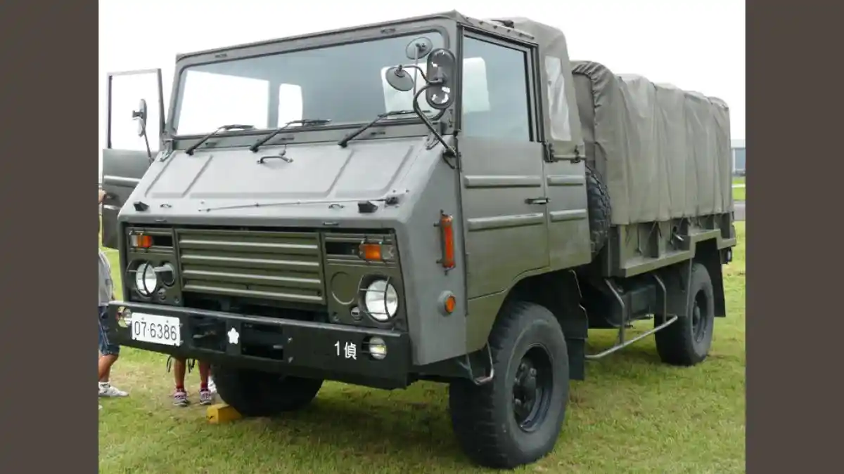 Foto - Bukan Cuma Chinook, Truk Toyota Type 73 Juga Ikut Dikirim Jepang ke Padamkan Karhutla