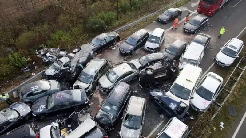 Tips - Meminimalisir Terlibat Kecelakaan Beruntun, Jaga Fisik Saat Berkendara Di Tol