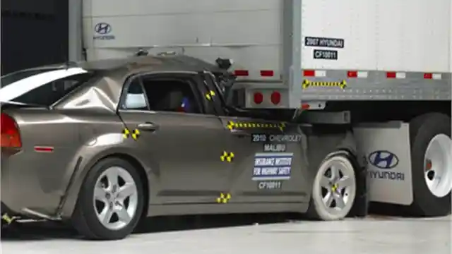 Berita - Truk Seharusnya Diwajibkan Pasang Perisai Belakang Sebagai Standar