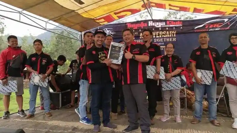 Foto - Komunitas Toyota Agya Chapter Bandung Rayakan Ulang Tahun Kedua