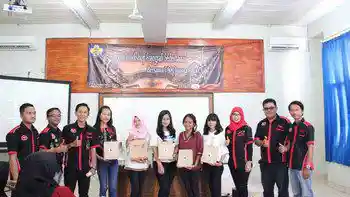 Foto - Toyota Agya Club Berbagi Ilmu Fotografi Ke Kampus Di Lampung