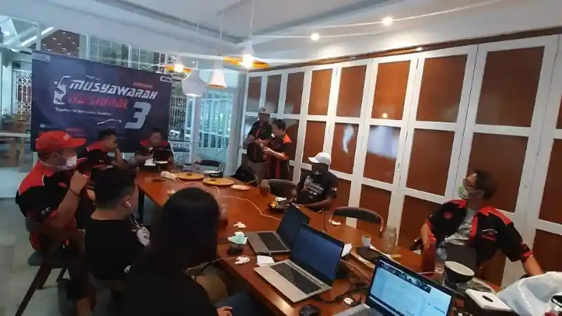 Foto - Komunitas Toyota Agya Adakan Munas Virtual