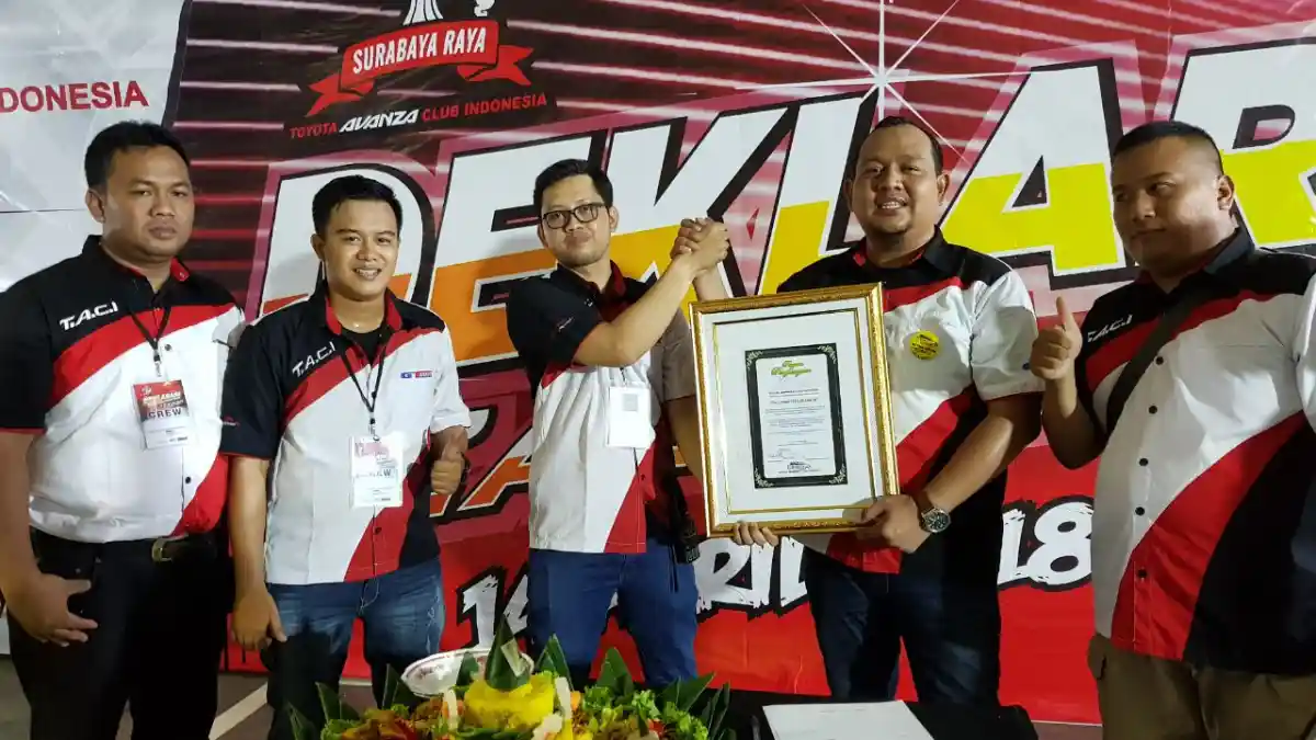 Foto - Komunitas Avanza di Surabaya Tekankan Pentingnya Kekompakan
