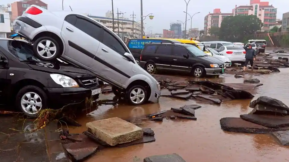 Berita - Dihantam Topan, Hyundai Stop Sementara Produksi Santa Fe dan Accent
