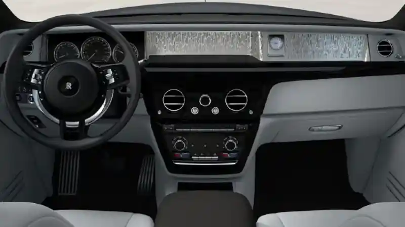 Foto - Spesifikasi Rolls Royce Phantom Rp 20 Miliar Milik Raffi Ahmad