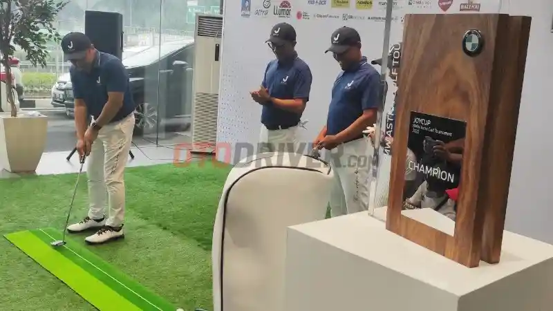 Foto - Berebut Hadiah Mobil BMW di Turnamen Golf Joycup 2022
