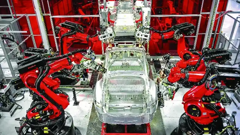 Berita - Butuh 66 Robot untuk Mengerjakan Tesla Cybertruck