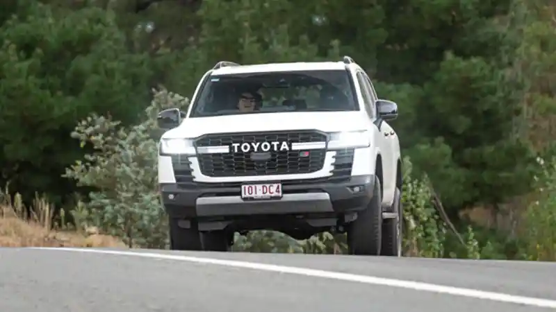 Berita - Toyota Tengah Siapkan Land Cruiser PHEV?