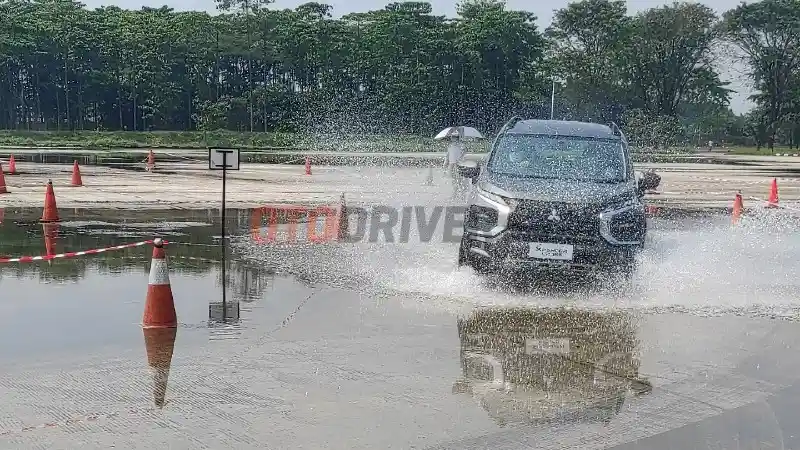 Foto - Demi Mengimbangi Veloz, Stargazer Dan Ertiga, Mitsubishi Lakukan Penyegaran Pada Xpander