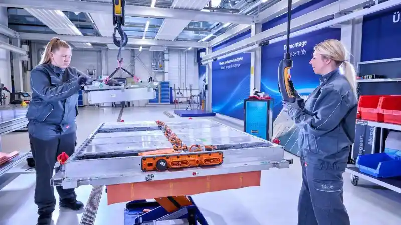 Berita - Volkswagen Investasi Rp 305 Triliun di Baterai Mobil Listrik