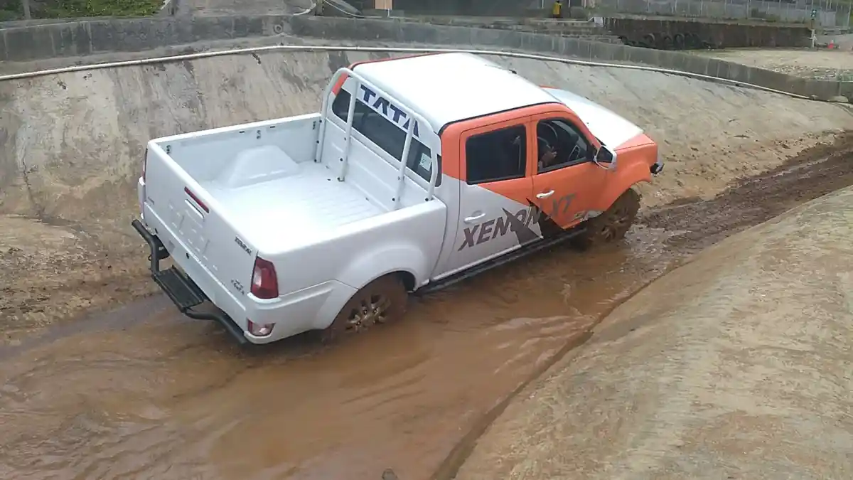 Foto - FIRST DRIVE: Tata Xenon XT 2017