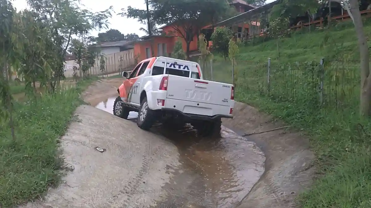 Foto - FIRST DRIVE: Tata Xenon XT 2017