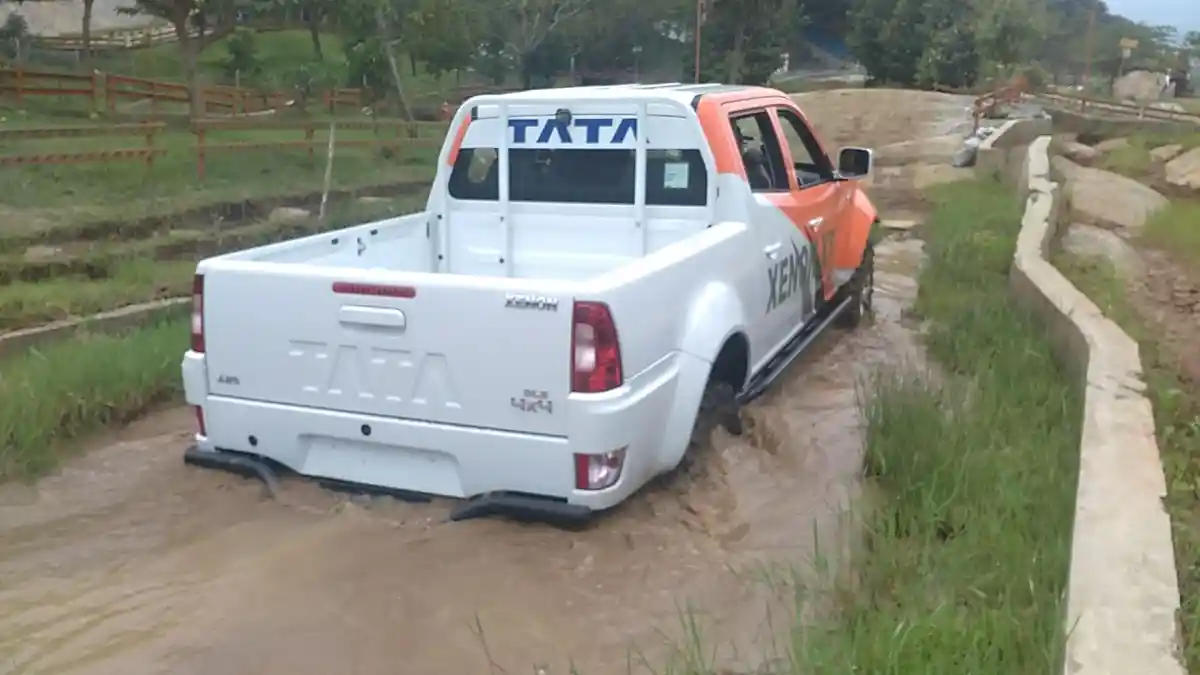 Foto - FIRST DRIVE: Tata Xenon XT 2017