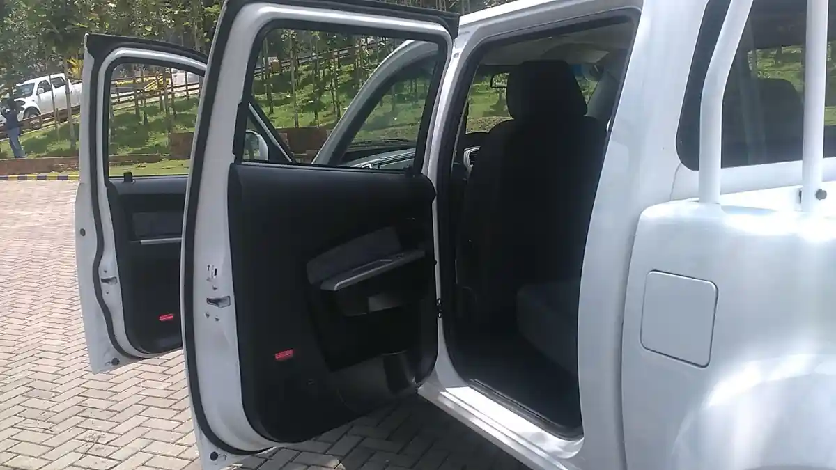 Foto - FIRST DRIVE: Tata Xenon XT 2017