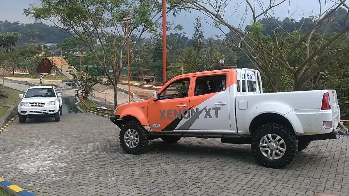 Foto - FIRST DRIVE: Tata Xenon XT 2017