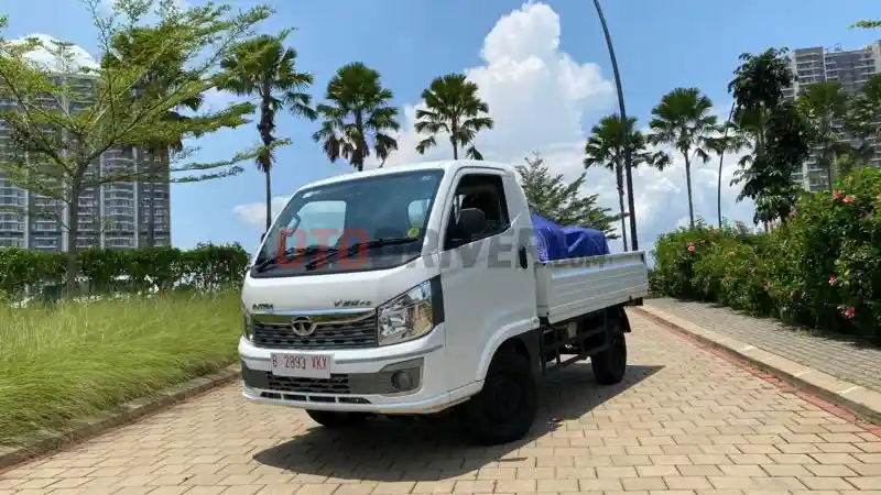 Foto - Pesaing Suzuki Carry Dari India Resmi Hadir Di Indonesia